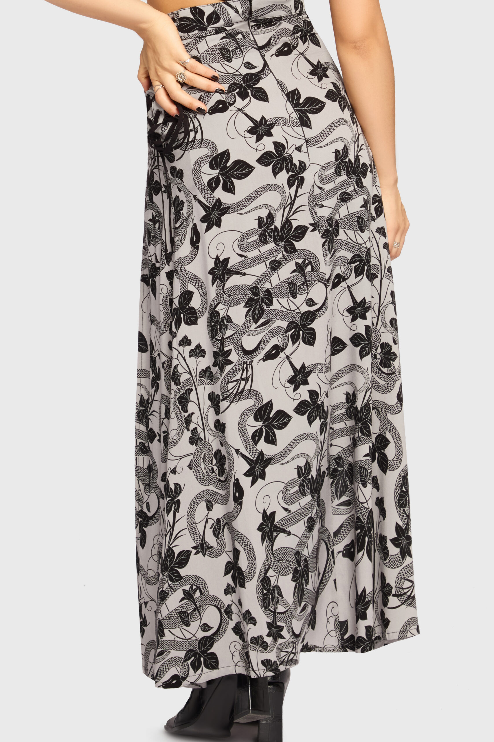 VENOMOUS-ROSE-LACE-UP-SKIRT-D